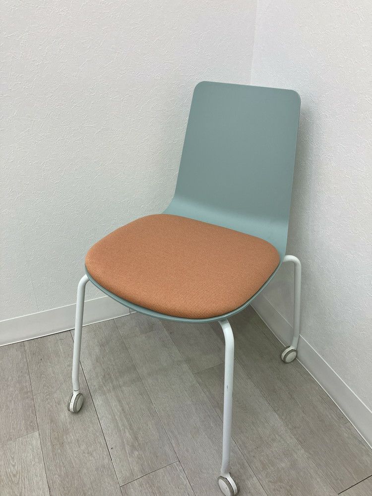 コクヨMycket(ミケット)シリーズ ミーティングチェア 商品画像1