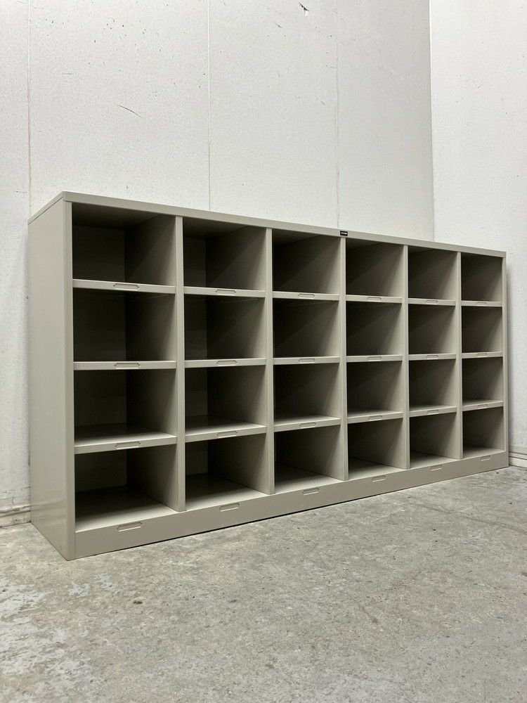 ウチダ（内田洋行）24人用シューズロッカー 商品画像1