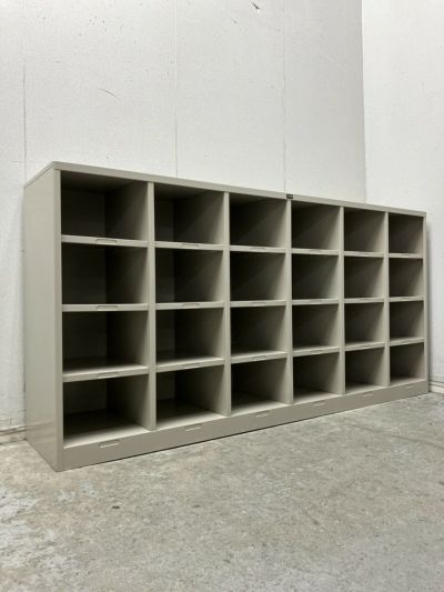 ウチダ（内田洋行）24人用シューズロッカー 商品画像1