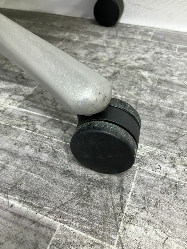 HermanMiller（ハーマンミラー）エンボディチェア 可動肘付エンボディチェア 商品画像6