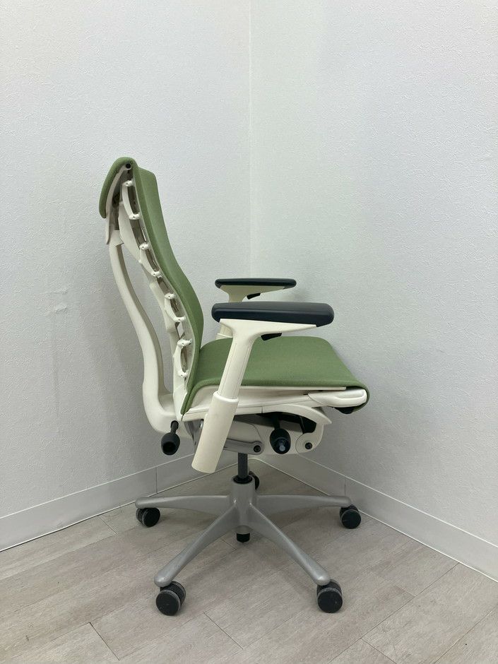 HermanMiller（ハーマンミラー）エンボディチェア 可動肘付エンボディチェア 商品画像3