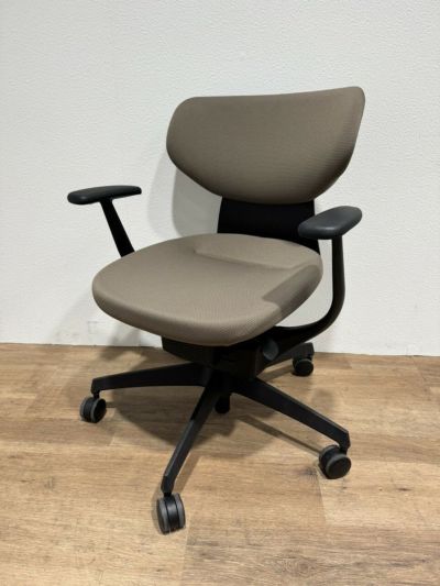 コクヨing(イング)チェア 肘付イングチェア 商品画像1