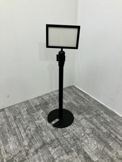 案内板付ベルトパーテーション 商品画像1