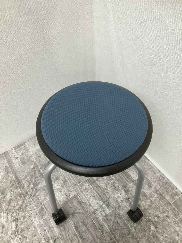 オカムラキャスター付丸イス 商品画像3