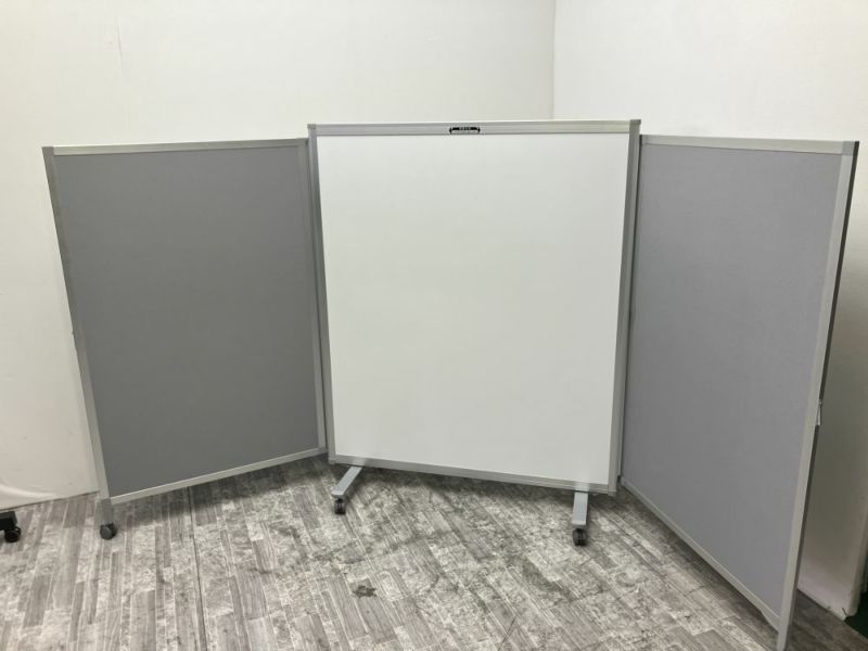 プラスTSスクリーンシリーズ ホワイトボード付スライド式3連結パーテーション 商品画像1