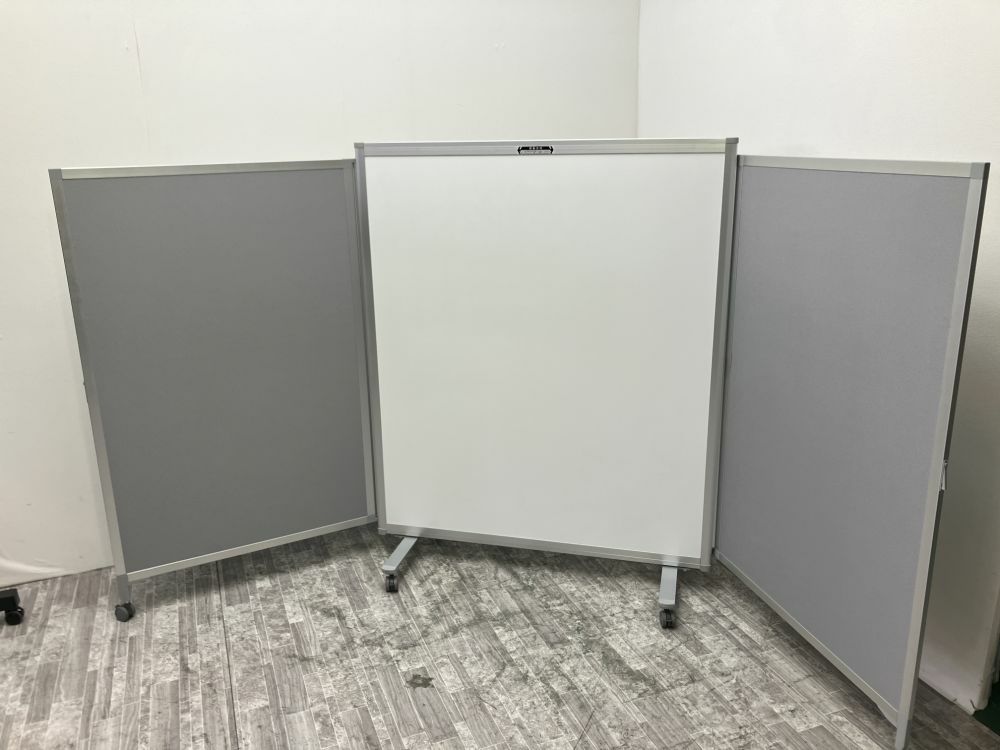 プラスTSスクリーンシリーズ ホワイトボード付スライド式3連結パーテーション 商品画像1
