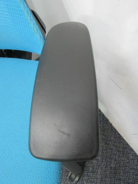 イトーキf(エフチェア)シリーズ 固定肘付きエフチェア 商品画像5