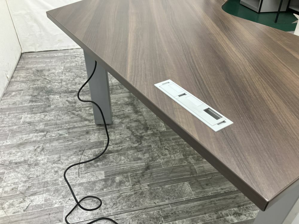 オカムラSwift(スイフト)シリーズ 電動昇降式ブーメランデスク 商品画像3