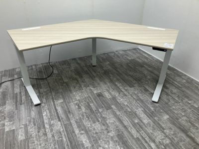 オカムラSwift(スイフト)シリーズ 電動昇降式ブーメランデスク 商品画像1