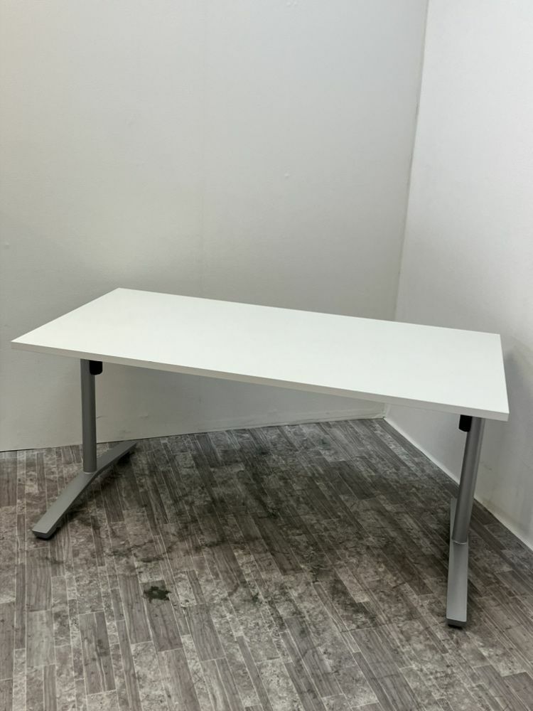 コクヨビエナ（VIENA）シリーズ 1500ミーティングテーブル 商品画像1
