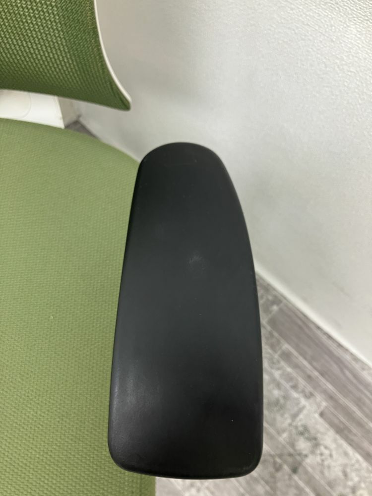 イトーキCeleeo(セレーオ)シリーズ 可動肘付セレーオチェア 商品画像4