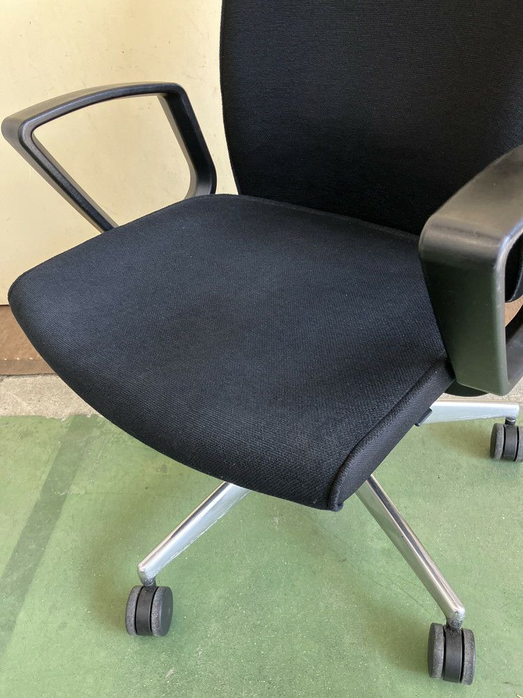 コクヨPUNTO(プント)チェア 固定肘付プントチェア 商品画像3