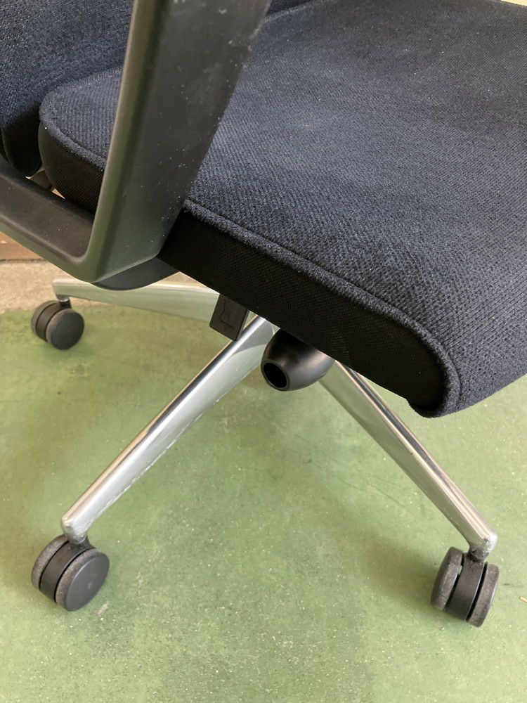 コクヨPUNTO(プント)チェア 固定肘付プントチェア 商品画像8