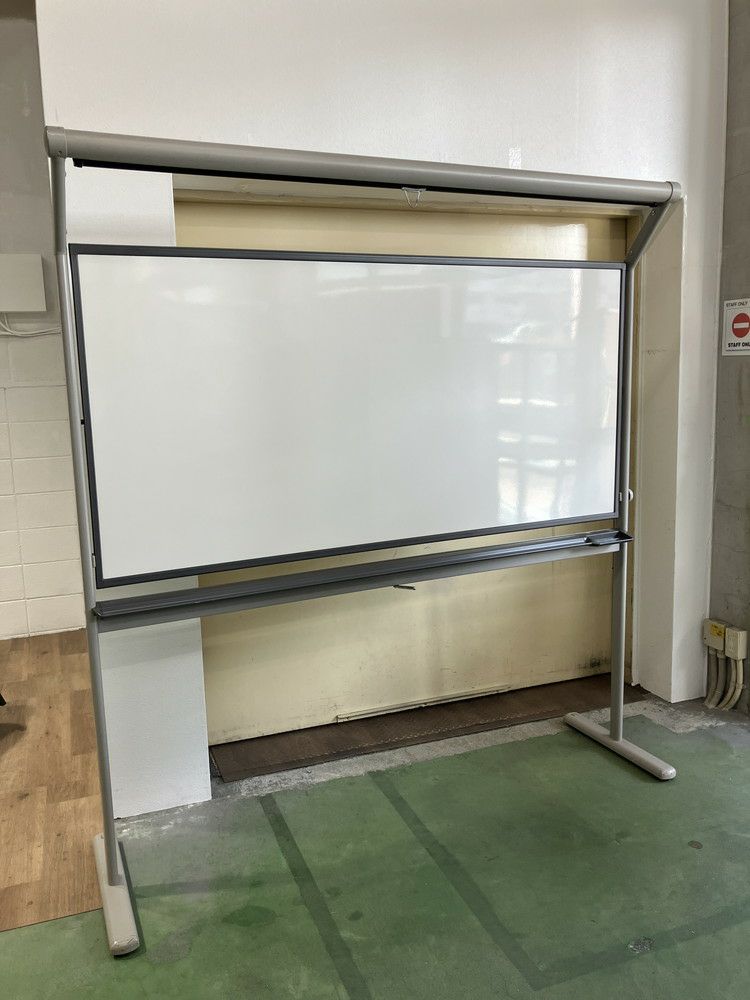コクヨ1800脚付ホワイトボード 商品画像1