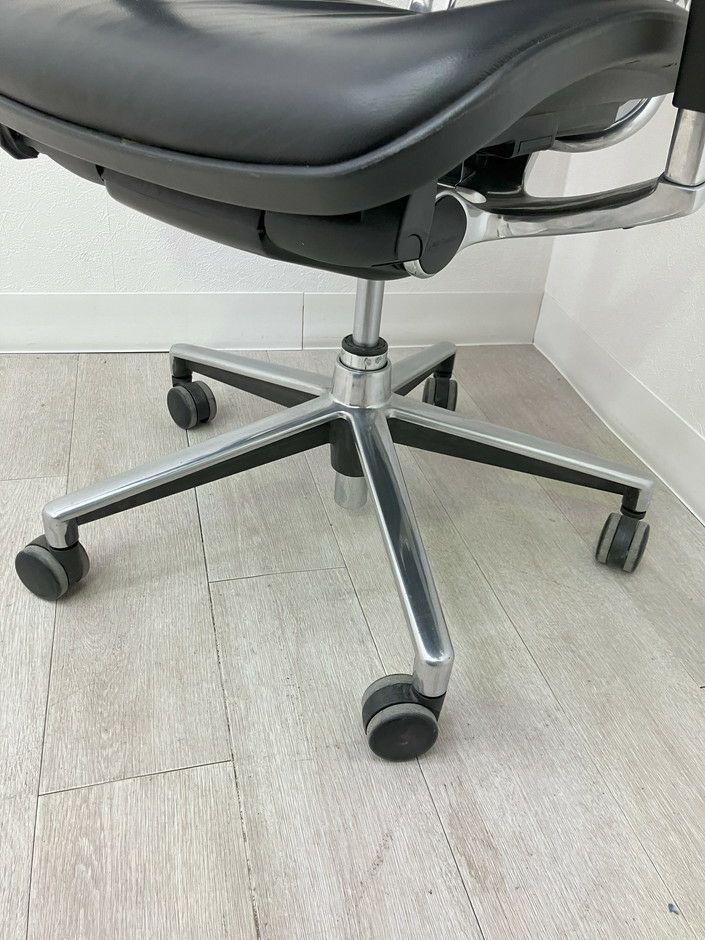 エルゴヒューマン可動肘付ベーシックチェア 商品画像14