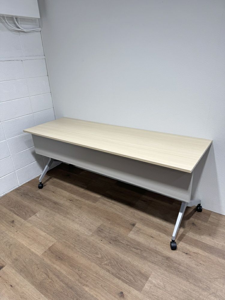 ウチダ（内田洋行）パラグラフ（Paragraph）シリーズ 平行スタックテーブル 商品画像1