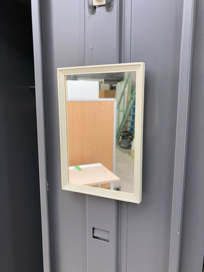 ウチダ（内田洋行）４人用ロッカー 商品画像10