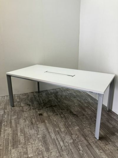 オカムラ EX-F300シリーズ 1800ミーティングテーブル