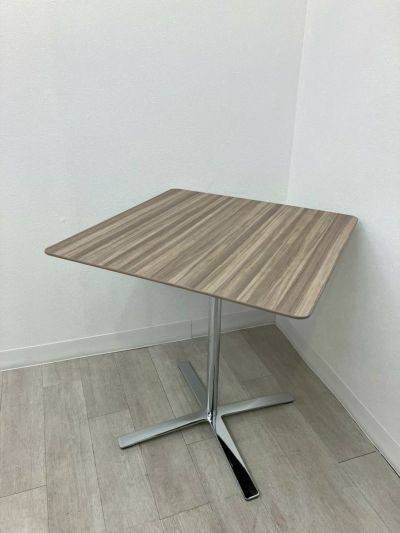 Wilkhahn（ウィルクハーン）エーライン（Aline）シリーズ 角テーブル 商品画像1