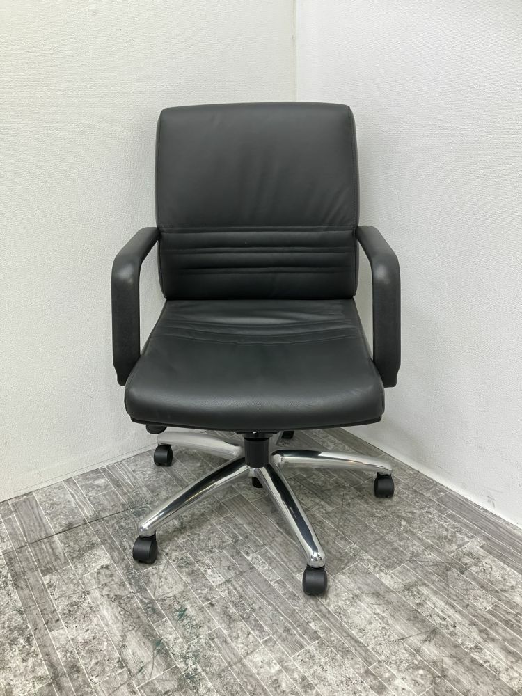 イトーキC-1タイプシリーズ 固定肘付マネジメントチェア 商品画像2