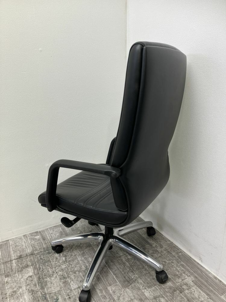 イトーキC-1タイプシリーズ 固定肘付マネジメントチェア 商品画像4