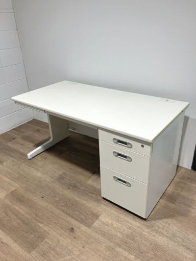 ライオン1400片袖デスク 商品画像1