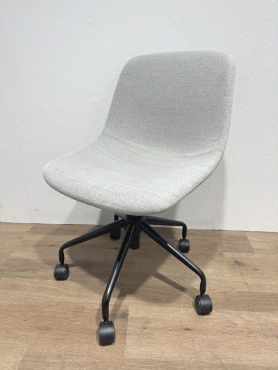 ミーティングチェア 商品画像1