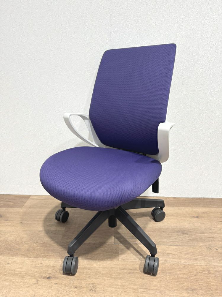 コクヨピコラ(picora)チェア 固定肘付ピコラチェア　 商品画像1