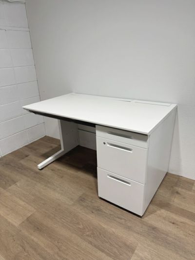 コクヨisシリーズ 1200片袖デスク 商品画像1