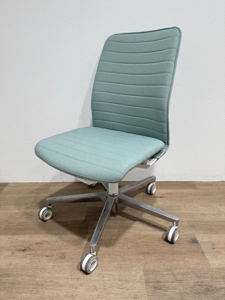 コクヨファブレ(FABRE) シリーズ ファブレチェア 商品画像1