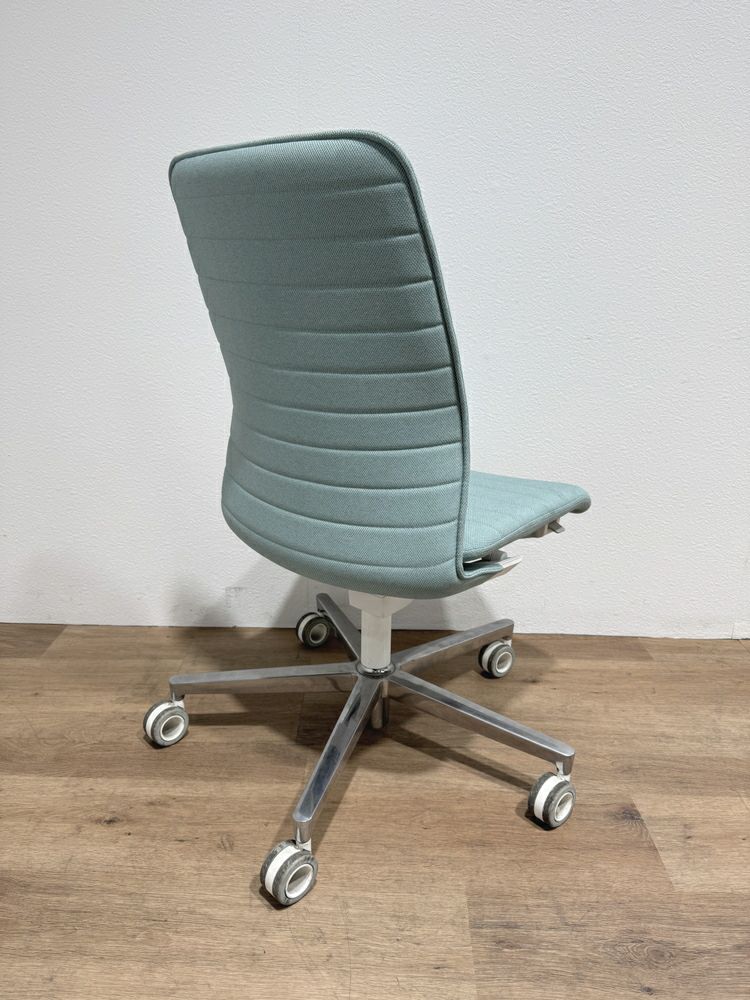 コクヨファブレ(FABRE) シリーズ ファブレチェア 商品画像2