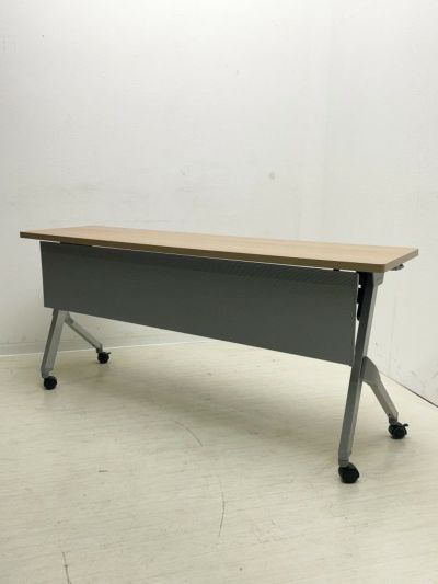 オカムラ FLAPTOR(フラプター)シリーズ 1500サイドスタックテーブル