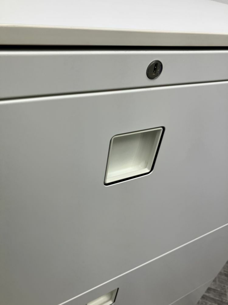 オカムラレクトラインシリーズ 天板付3段ラテラル書庫 商品画像3