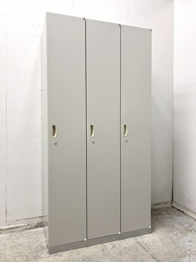ナイキNW型シリーズ 3人用ロッカー 商品画像1