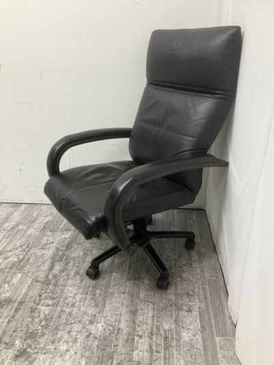 固定肘付マネジメントチェア 商品画像1
