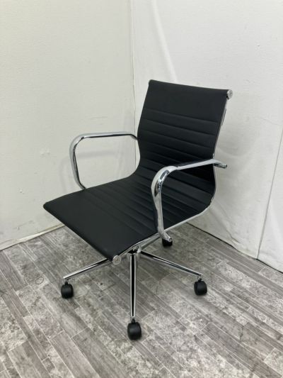 井上金庫固定肘付ミーティングチェア 商品画像1