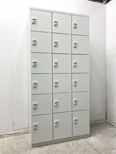 18人用ロッカー