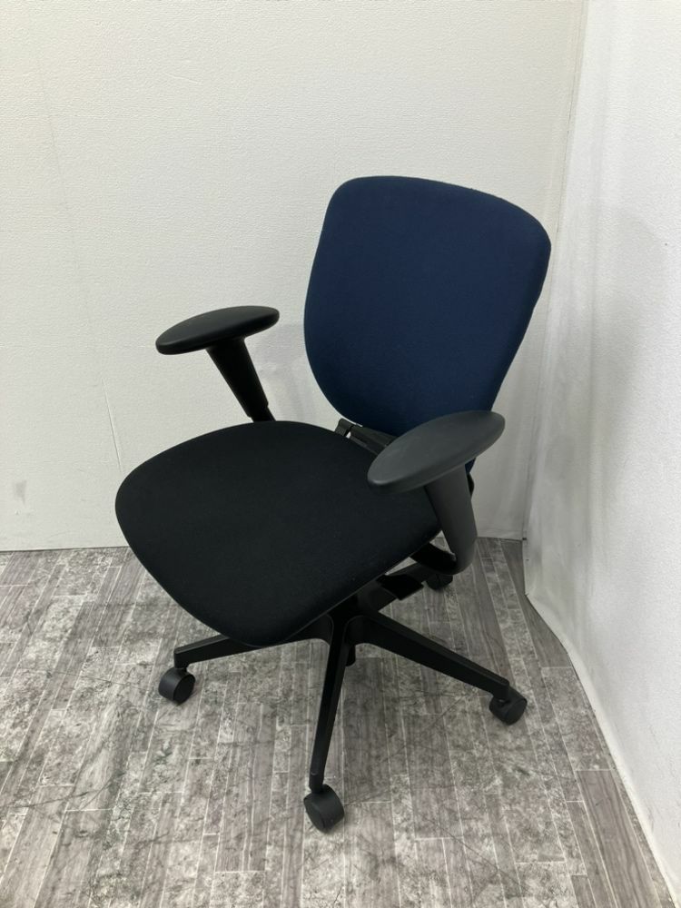 イトーキプラオ（PRAO）チェア 固定肘付プラオチェア 商品画像1