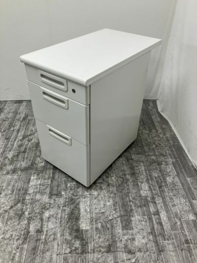 プラスLAシリーズ 3段脇机 商品画像1