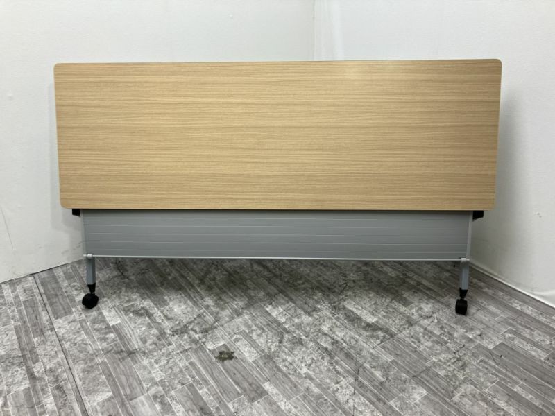 イトーキHXシリーズ 1800サイドスタックテーブル 商品画像1