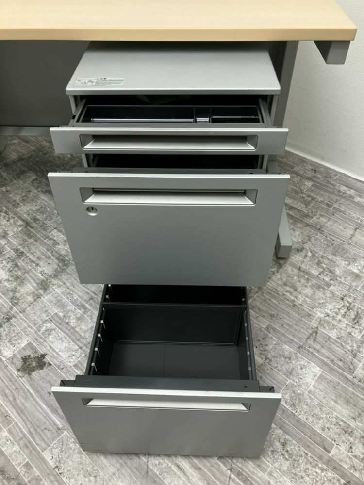 オカムラ1200平デスク+ワゴンセット 商品画像5