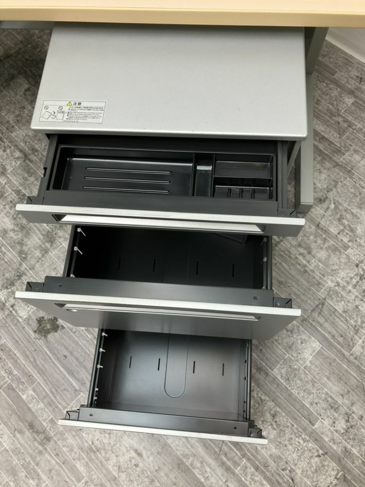 オカムラ1200平デスク+ワゴンセット 商品画像6