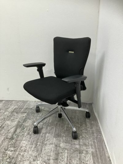 オカムラfeego(フィーゴ)チェア 可動肘付フィーゴチェア 商品画像1