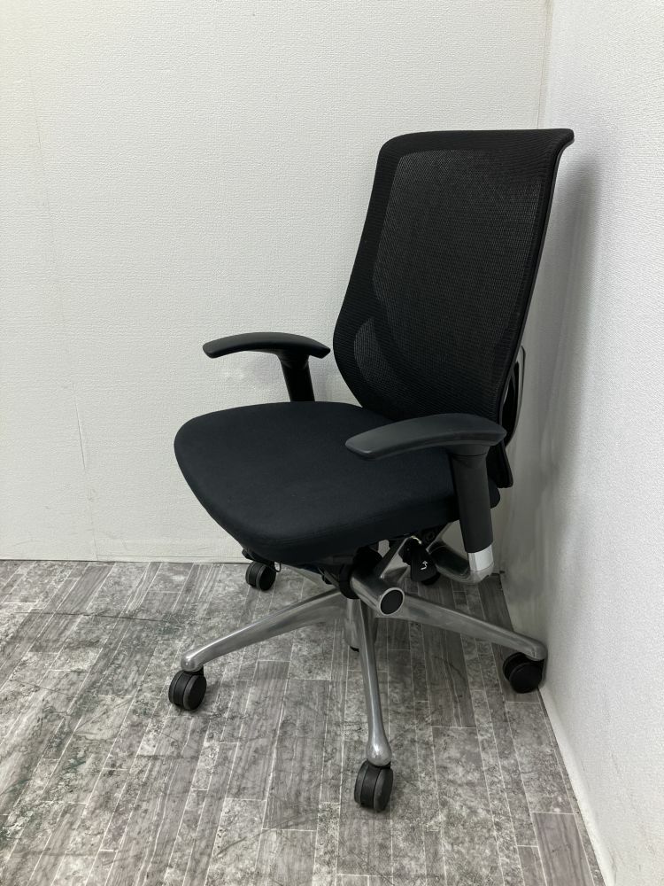 オカムラZephyr(ゼファー)シリーズ 可動肘付ゼファーチェア 商品画像1