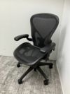 HermanMiller（ハーマンミラー）アーロンチェア 可動肘付アーロンチェア 商品画像1