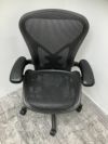 HermanMiller（ハーマンミラー）アーロンチェア 可動肘付アーロンチェア 商品画像3
