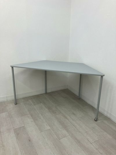 コクヨ エニーテーブルシリーズ 台形テーブル