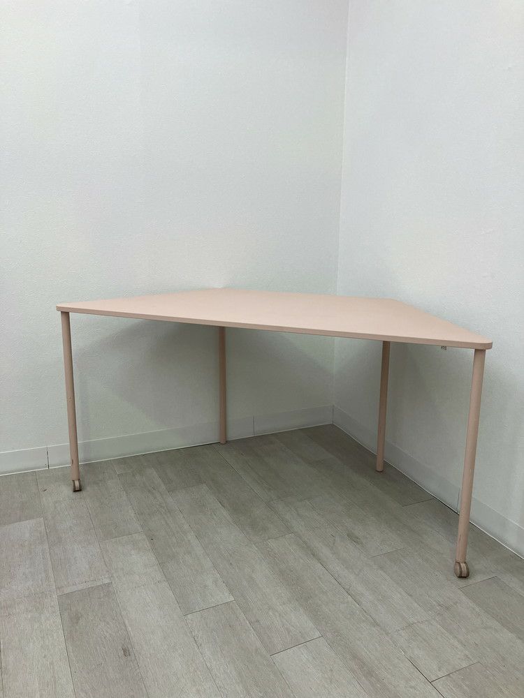 コクヨAny Table(エニーテーブル)シリーズ 台形テーブル 商品画像1