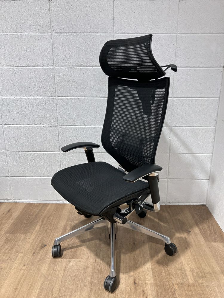 オカムラBaron(バロン)チェア 可動肘付バロンチェア 商品画像1