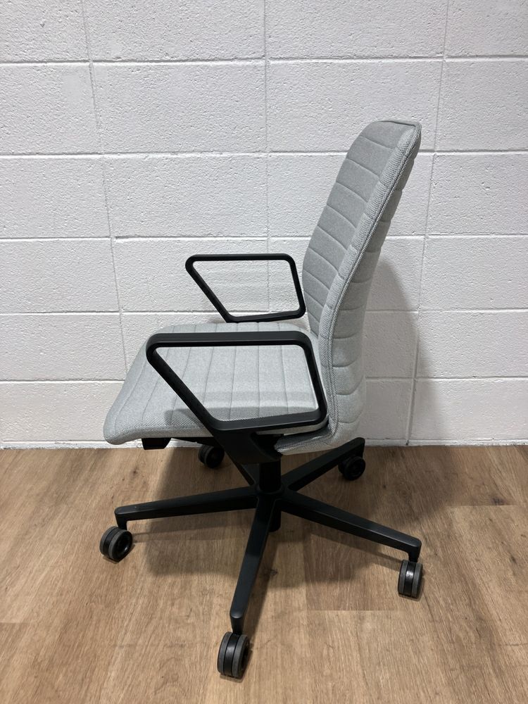 コクヨファブレ(FABRE) シリーズ 固定肘付ファブレチェア 商品画像3